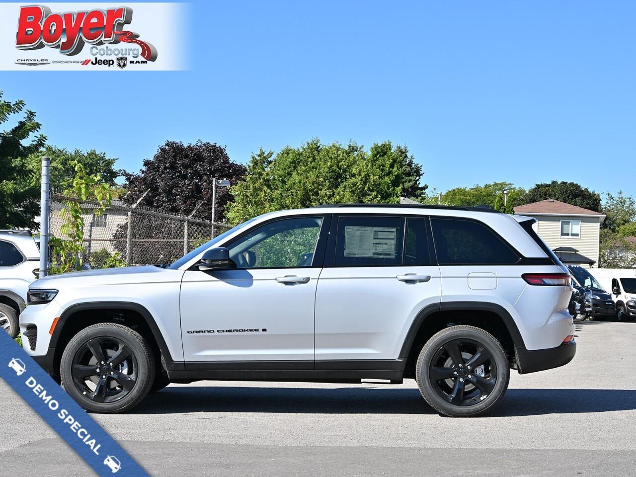 2025 Jeep Grand Cherokee LAREDO 4x4 Photo