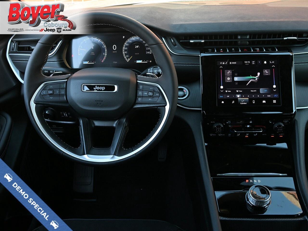 2025 Jeep Grand Cherokee LAREDO 4x4 Photo