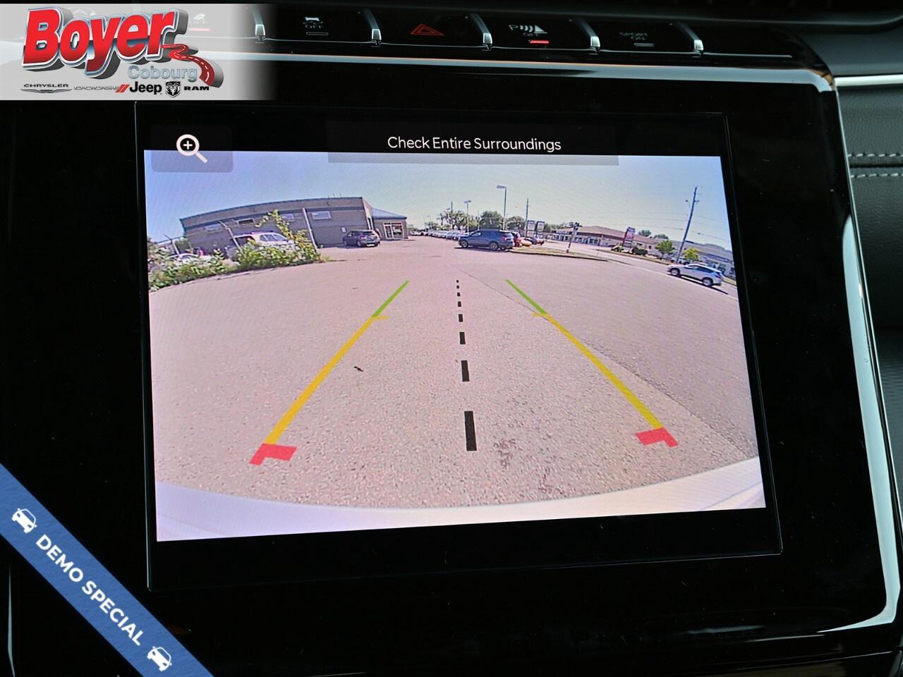 2025 Jeep Grand Cherokee LAREDO 4x4 Photo