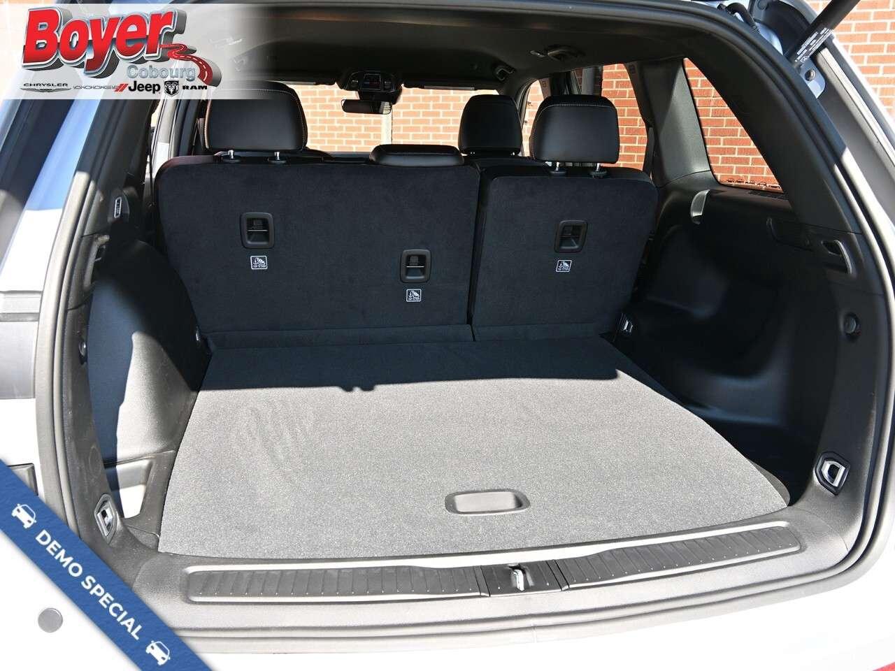 2025 Jeep Grand Cherokee Altitude 4x4 WAS MSRP: $ 66855 PARKVIEW REAR BACK- Photo
