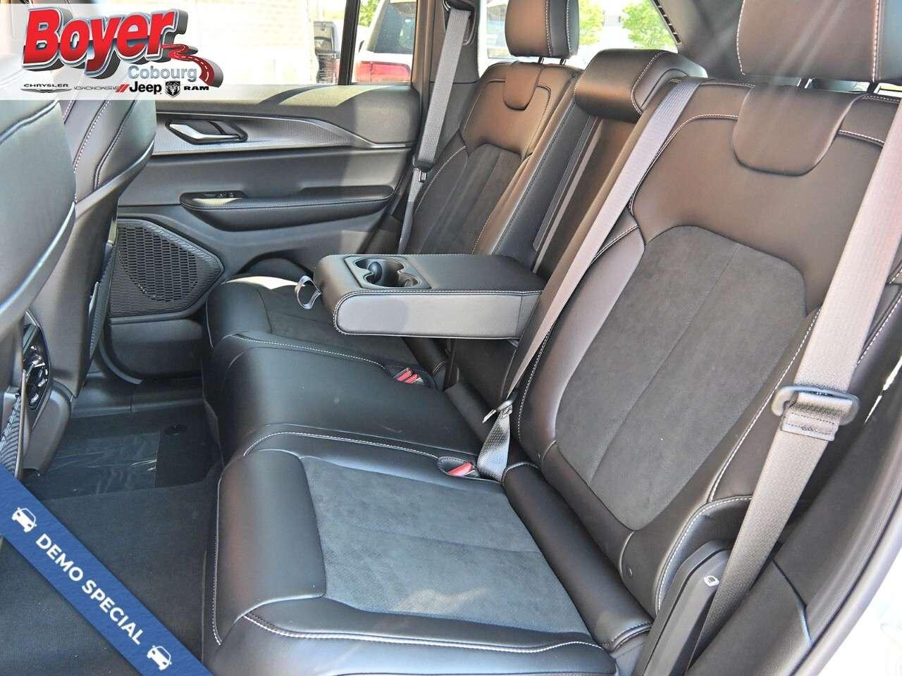 2025 Jeep Grand Cherokee Altitude 4x4 WAS MSRP: $ 66855 PARKVIEW REAR BACK- Photo