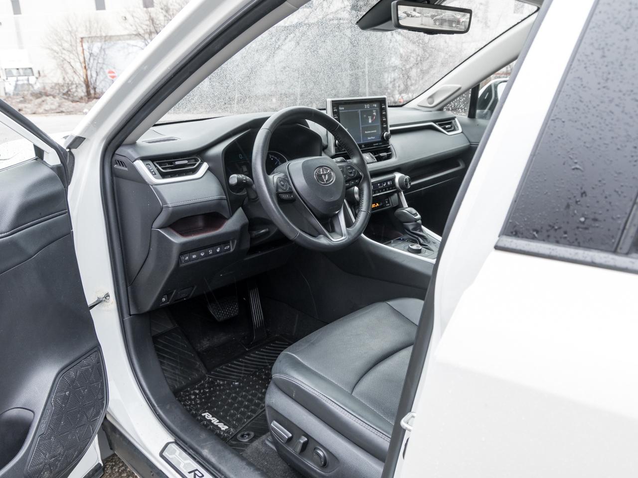 2022 Toyota RAV4 Hybrid Limited AWD,  Nav, Camera, Leather, Sunroof Photo