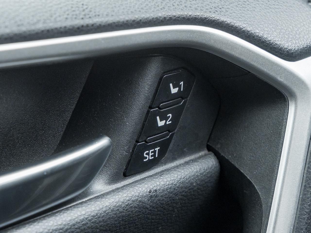 2022 Toyota RAV4 Hybrid Limited AWD,  Nav, Camera, Leather, Sunroof Photo