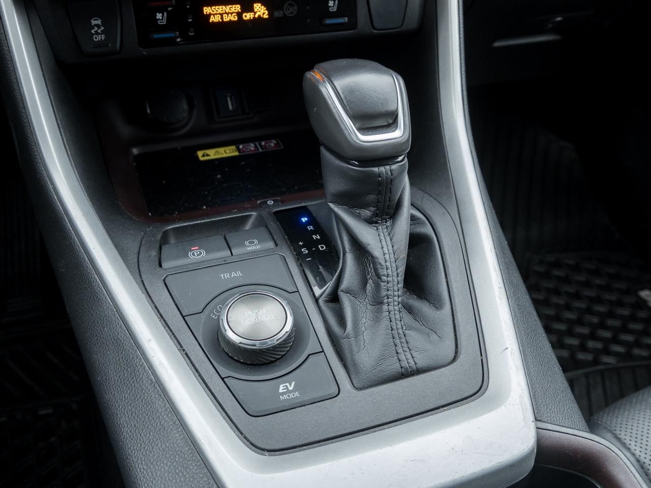 2022 Toyota RAV4 Hybrid Limited AWD,  Nav, Camera, Leather, Sunroof Photo