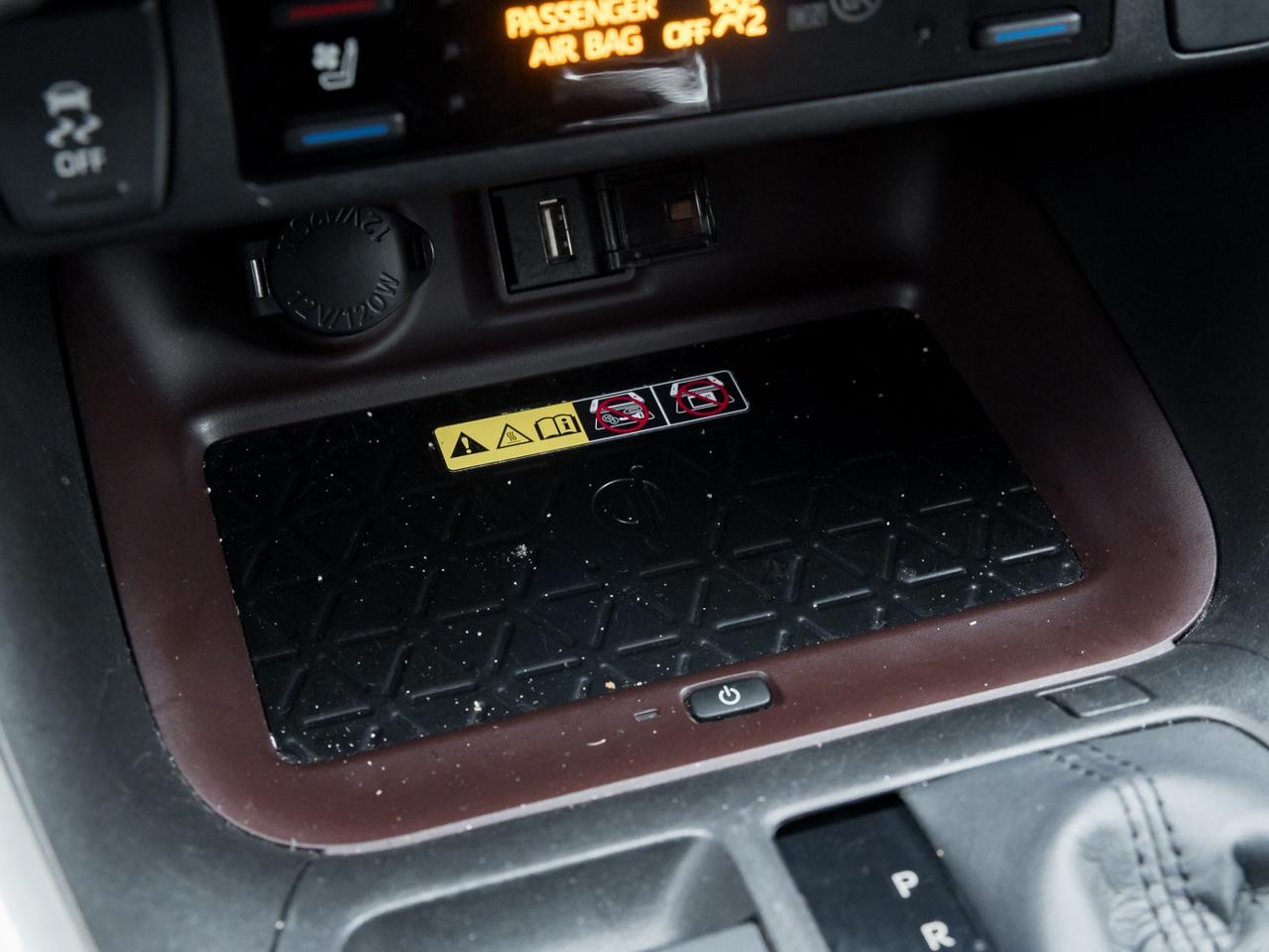 2022 Toyota RAV4 Hybrid Limited AWD,  Nav, Camera, Leather, Sunroof Photo