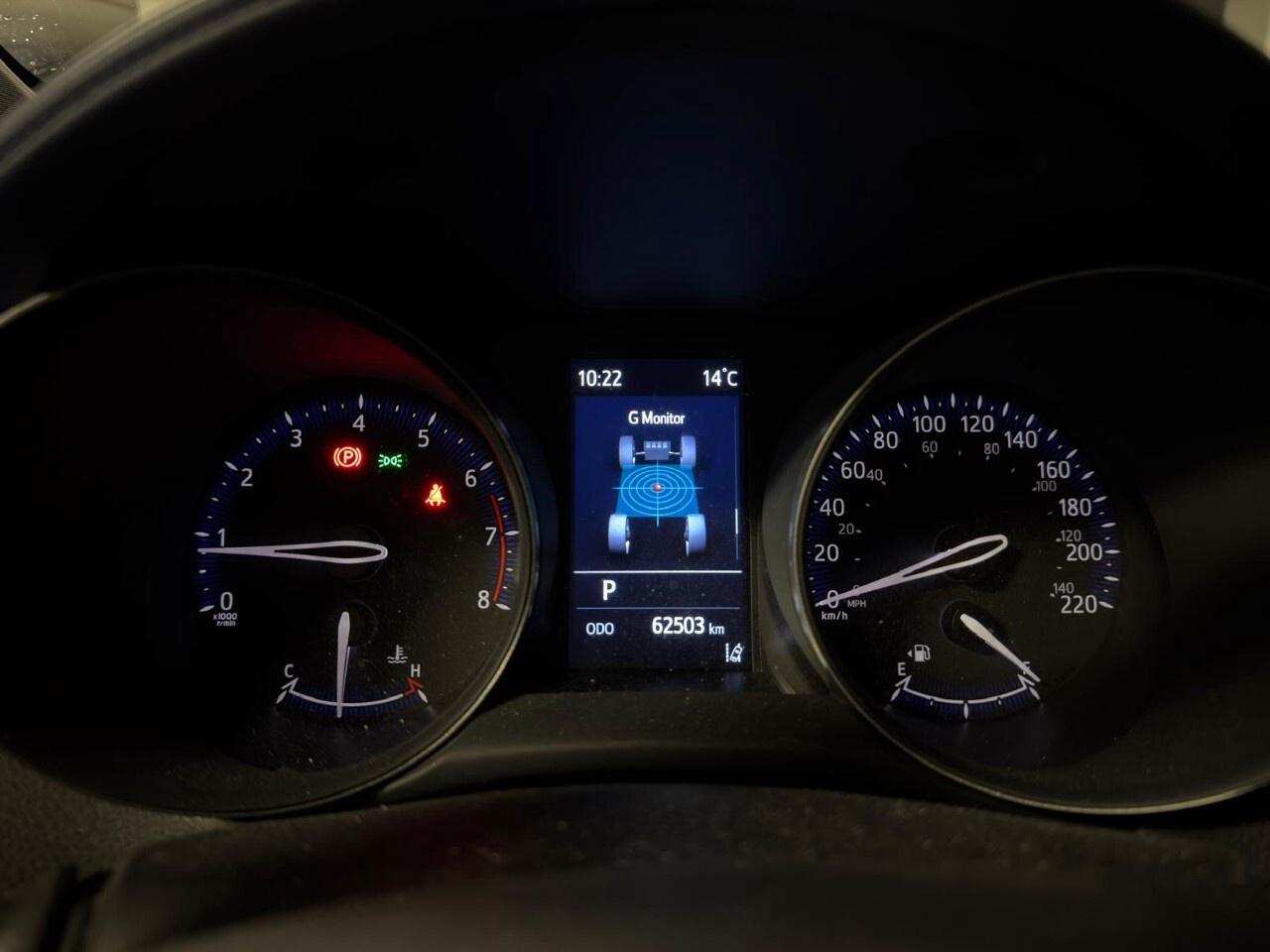 2021 Toyota C-HR LE Photo