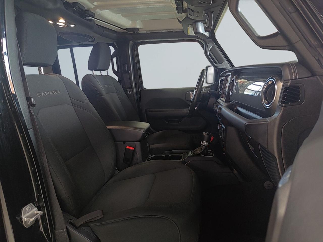 2023 Jeep Wrangler Sahara /NAVI/Remote Start/no accidents/ Photo