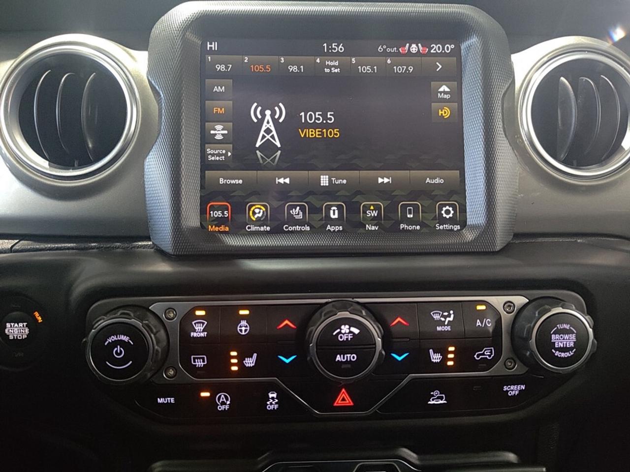 2023 Jeep Wrangler Sahara /NAVI/Remote Start/no accidents/ Photo
