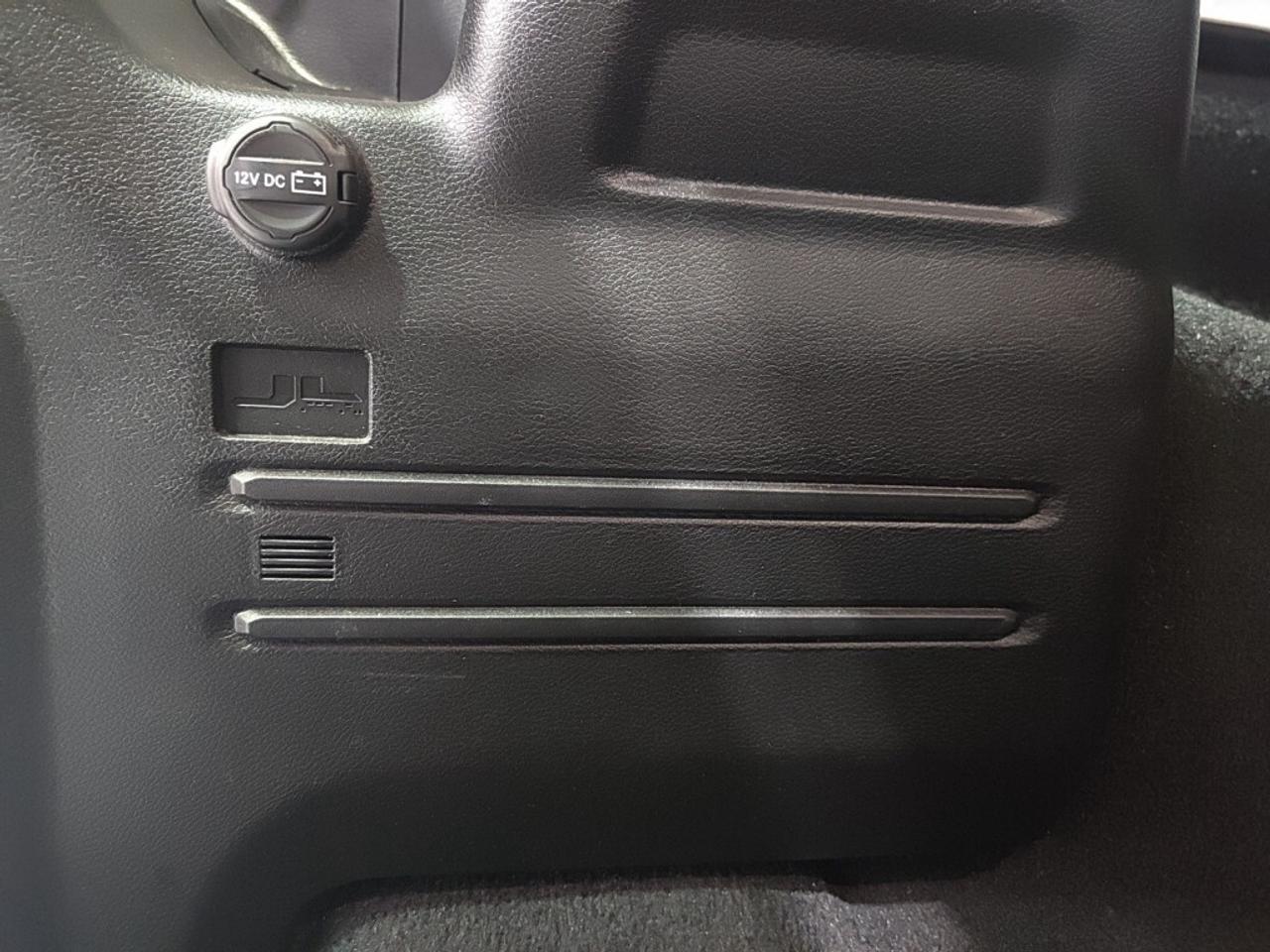 2023 Jeep Wrangler Sahara /NAVI/Remote Start/no accidents/ Photo