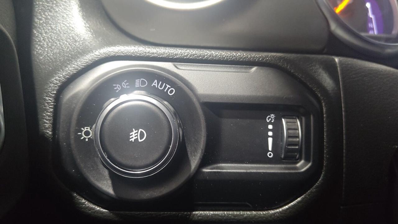 2023 Jeep Wrangler Sahara /NAVI/Remote Start/no accidents/ Photo