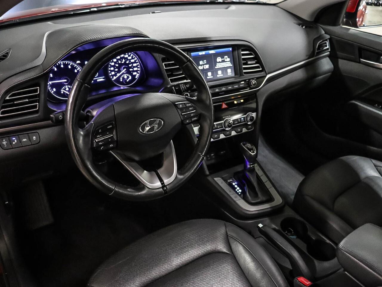 2020 Hyundai Elantra Luxury IVT Photo