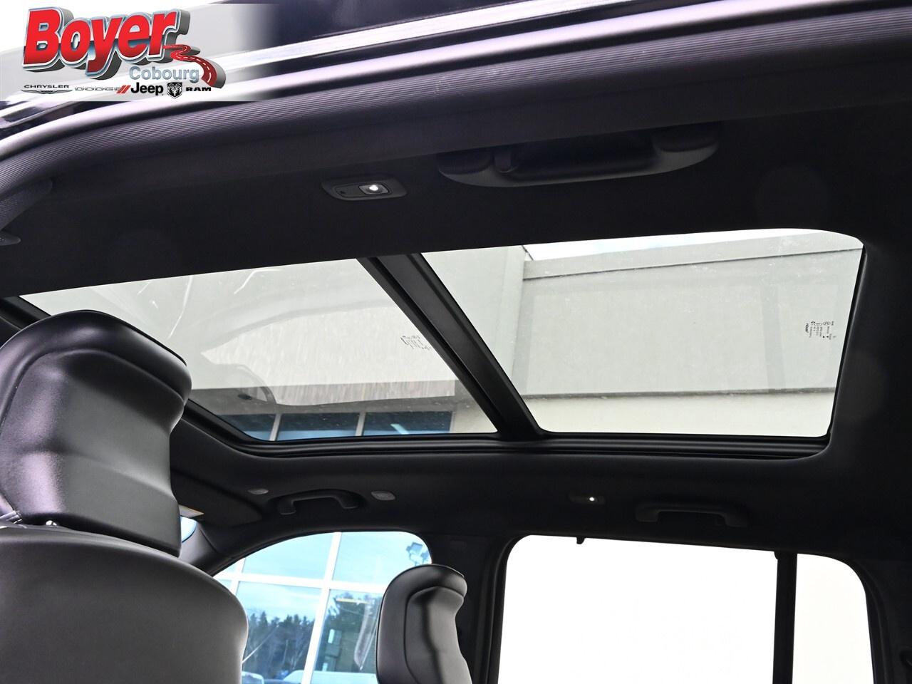 2023 Jeep Grand Cherokee OVERLAND 4X4 Photo