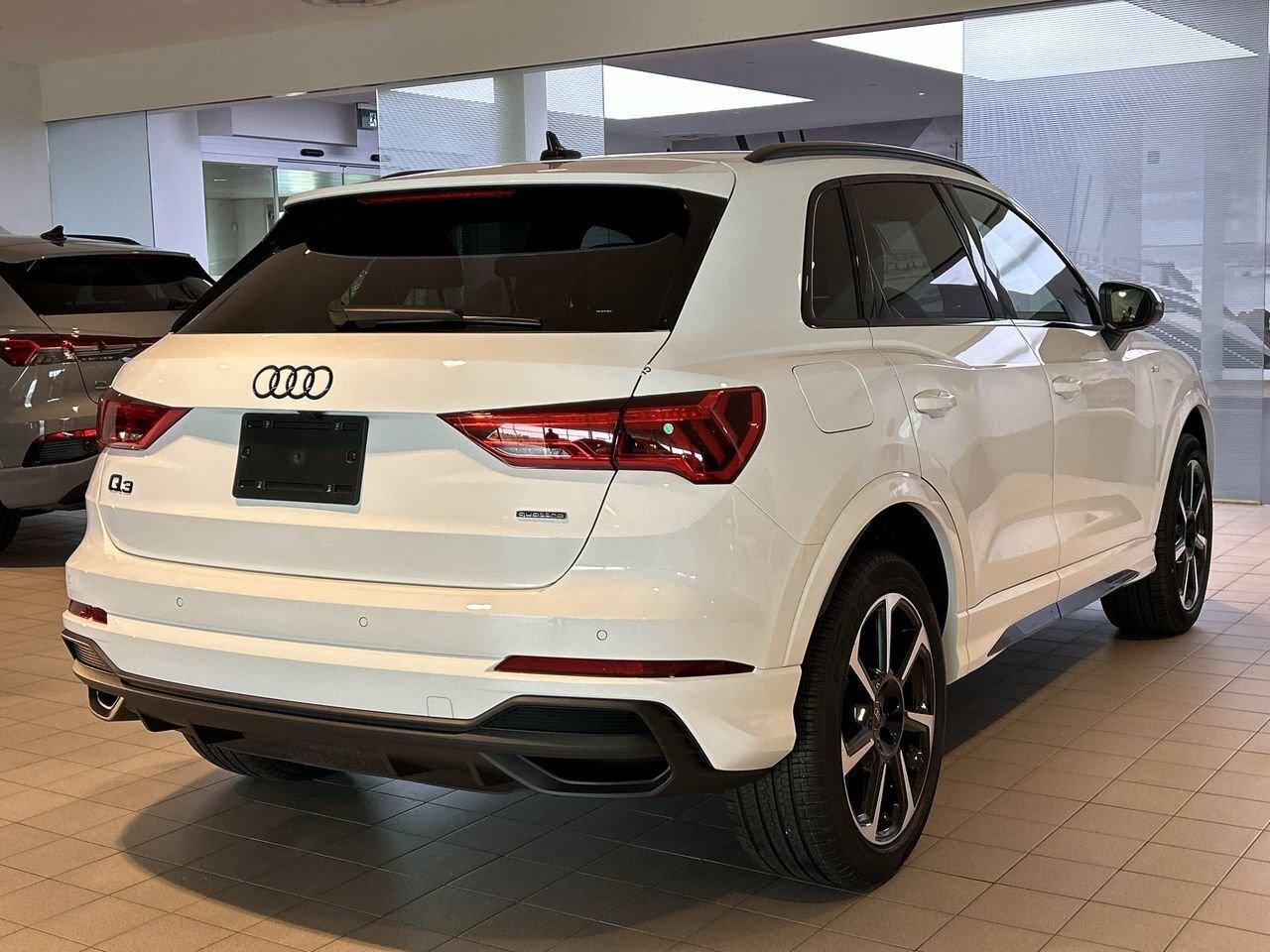 2025 Audi Q3 Progressiv 45 TFSI quattro   3.99% up to 48m Photo