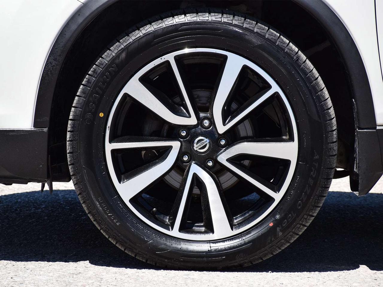 2019 Nissan Rogue SL AWD ~Nav ~Heated Leather ~Moonroof ~Camera Photo