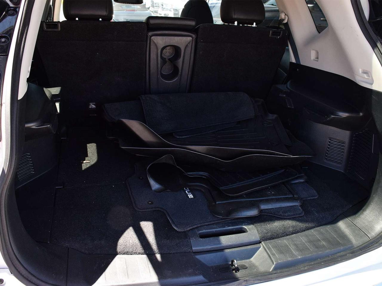 2019 Nissan Rogue SL AWD ~Nav ~Heated Leather ~Moonroof ~Camera Photo
