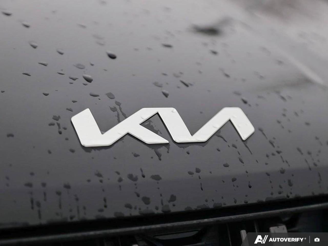 2023 Kia Carnival LX   8 Passenger   Apple CarPlay   Lane Following Photo