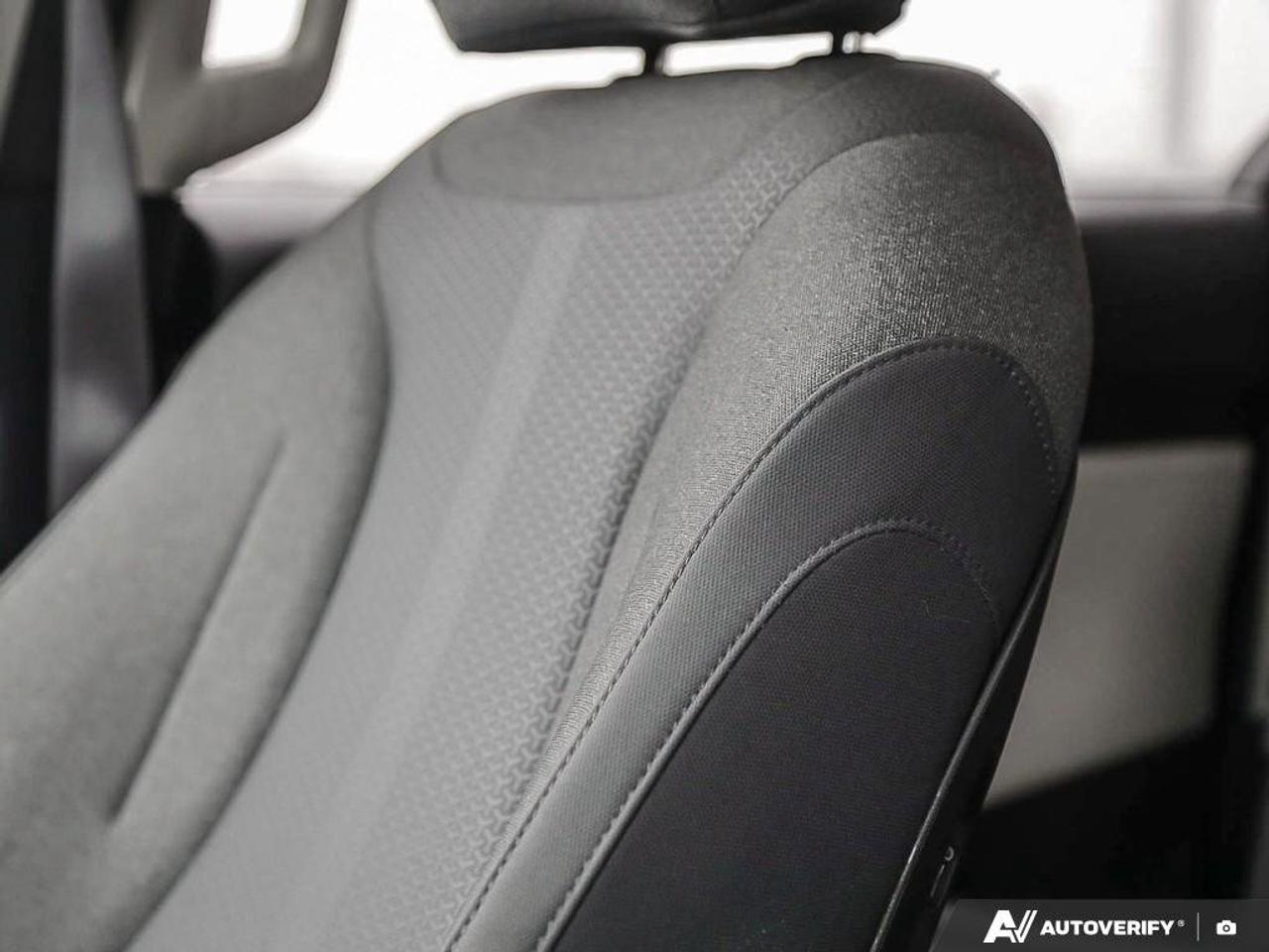 2023 Kia Carnival LX   8 Passenger   Apple CarPlay   Lane Following Photo