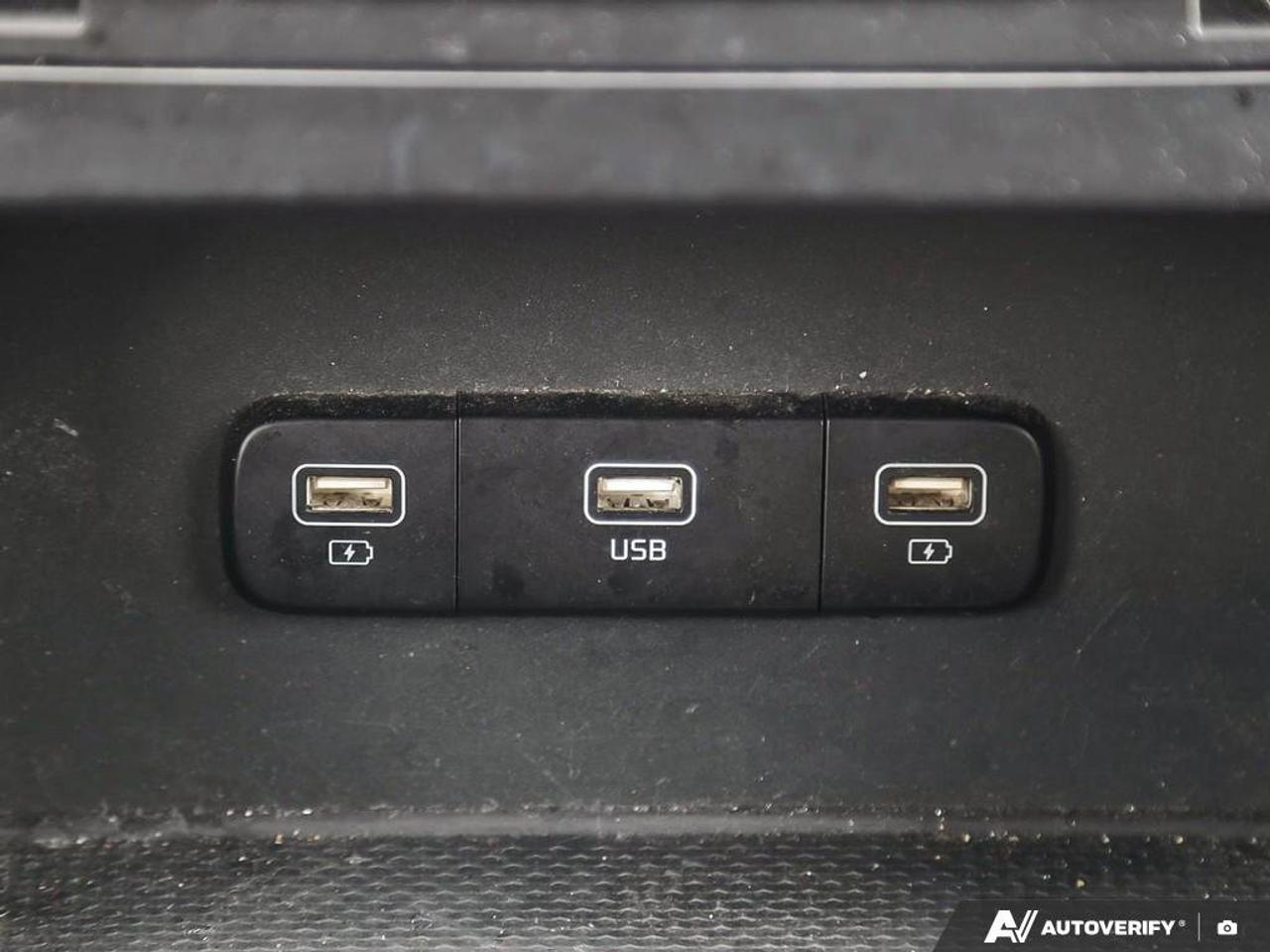 2023 Kia Carnival LX   8 Passenger   Apple CarPlay   Lane Following Photo