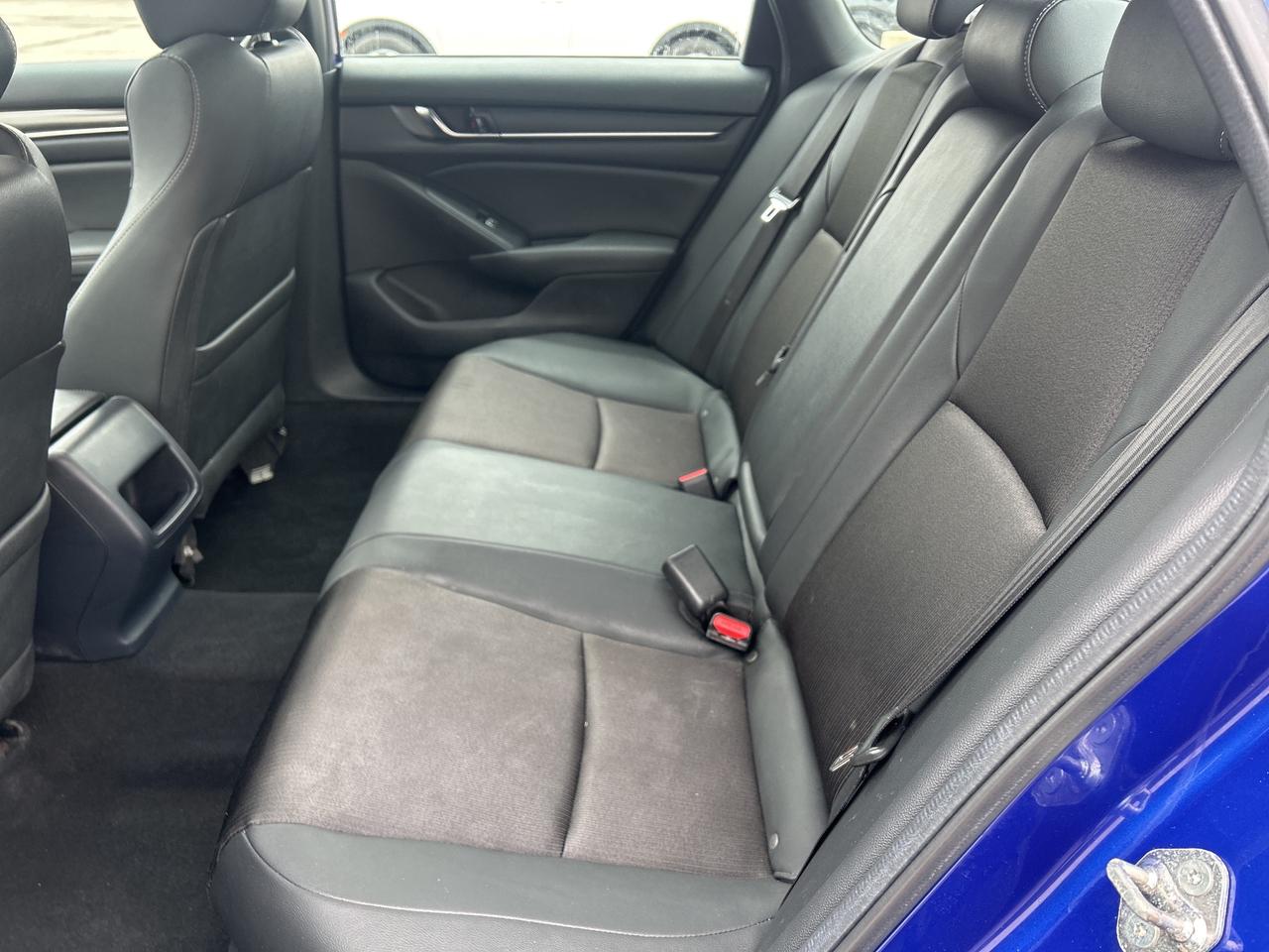 2019 Honda Accord Sedan Sport 2.0 CarPlay Sunroof heated Seats R.Cam Photo