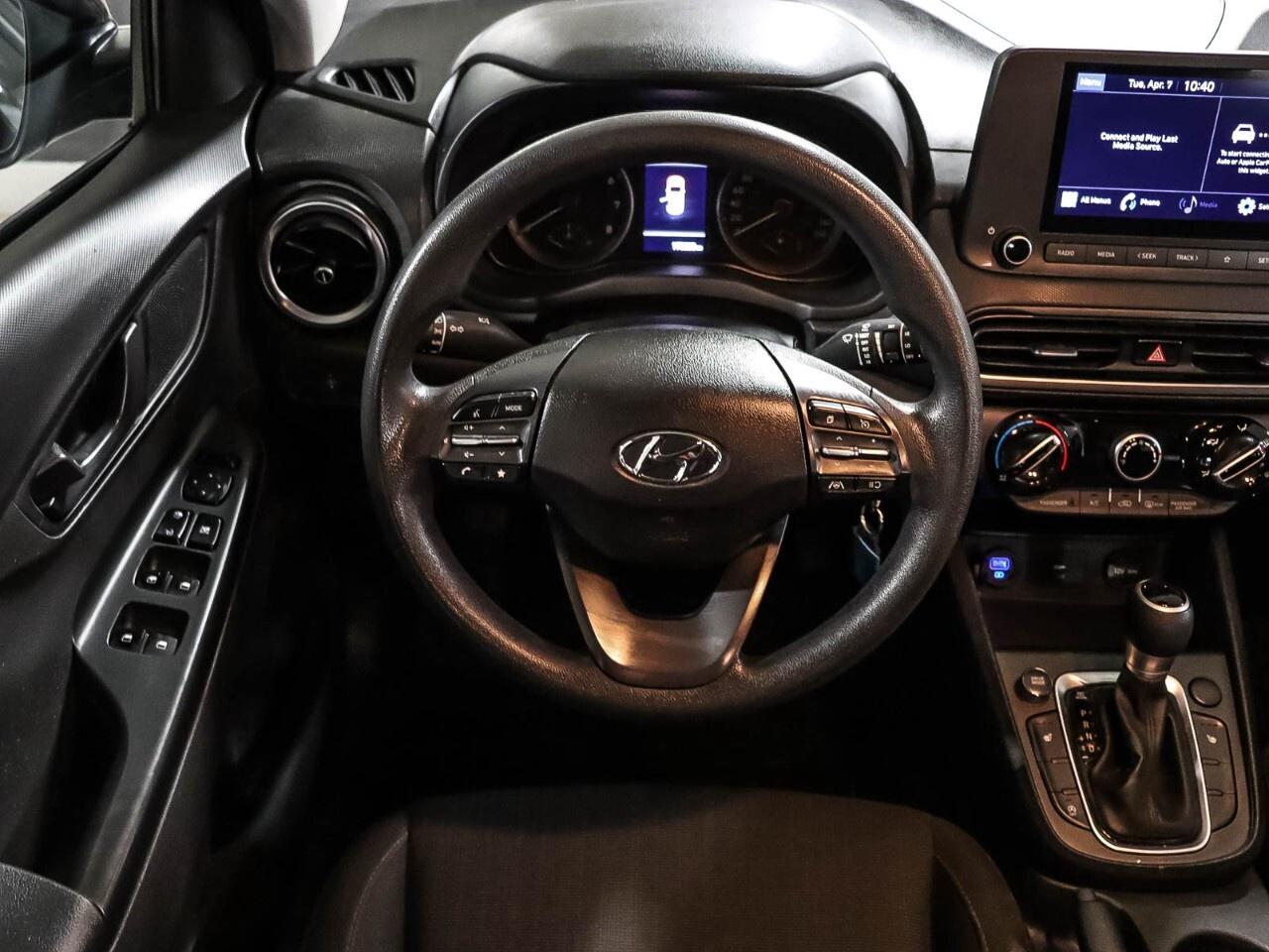 2022 Hyundai KONA 2.0L Essential FWD Photo
