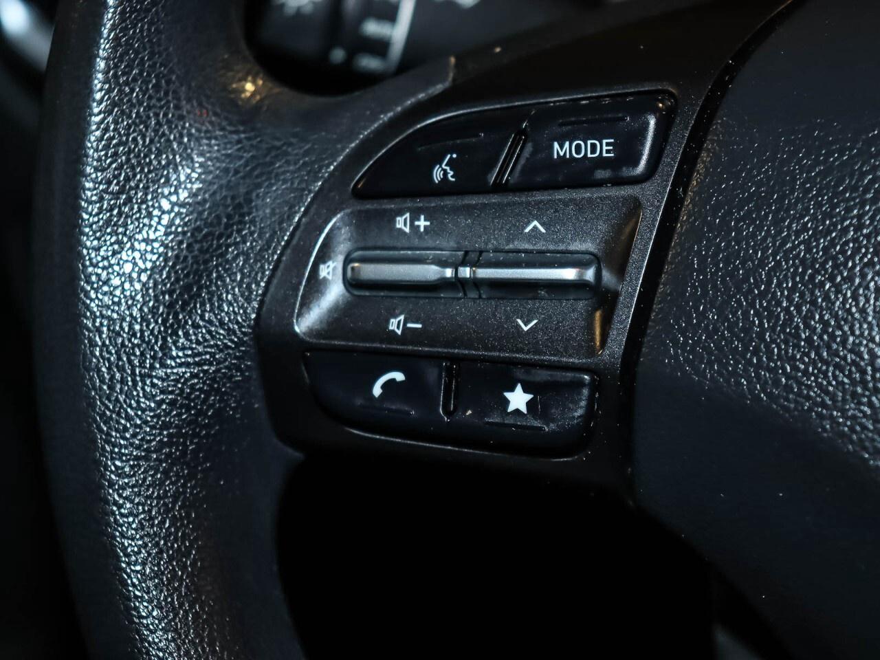 2022 Hyundai KONA 2.0L Essential FWD Photo