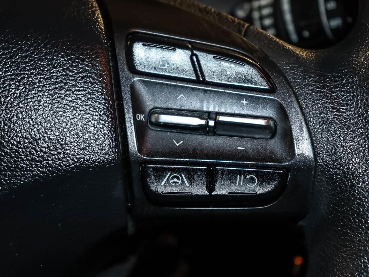 2022 Hyundai KONA 2.0L Essential FWD Photo