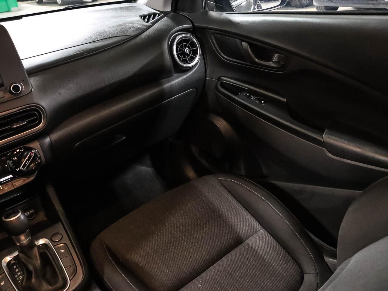 2022 Hyundai KONA 2.0L Essential FWD Photo