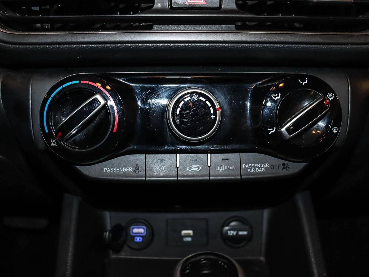 2022 Hyundai KONA 2.0L Essential FWD Photo