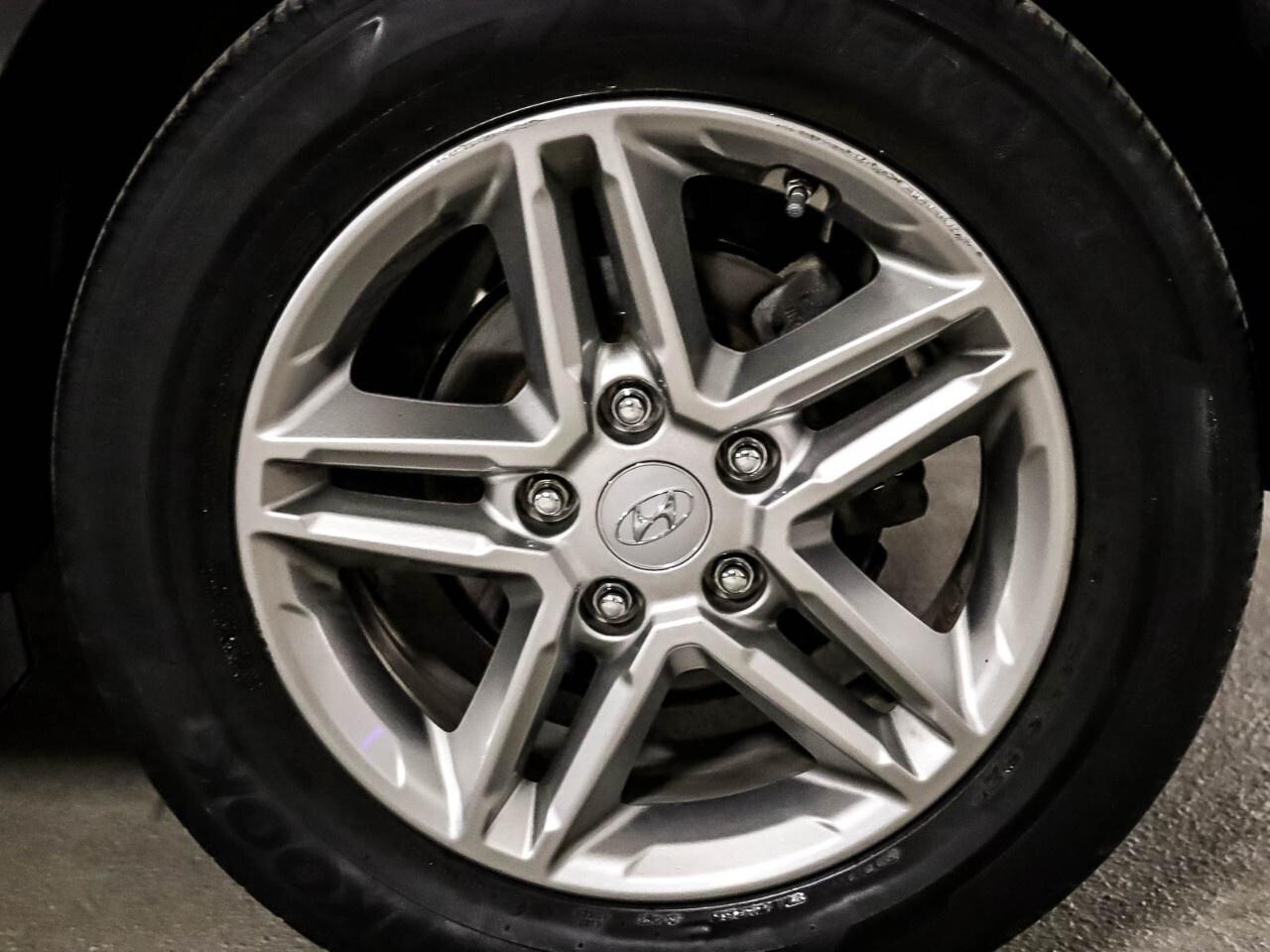 2022 Hyundai KONA 2.0L Essential FWD Photo