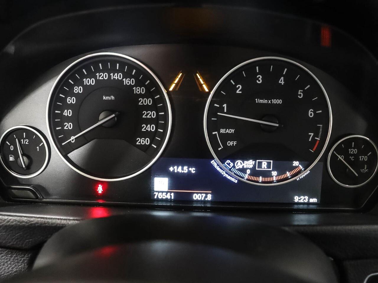 2017 BMW 3 Series 330i xDrive Sedan Photo