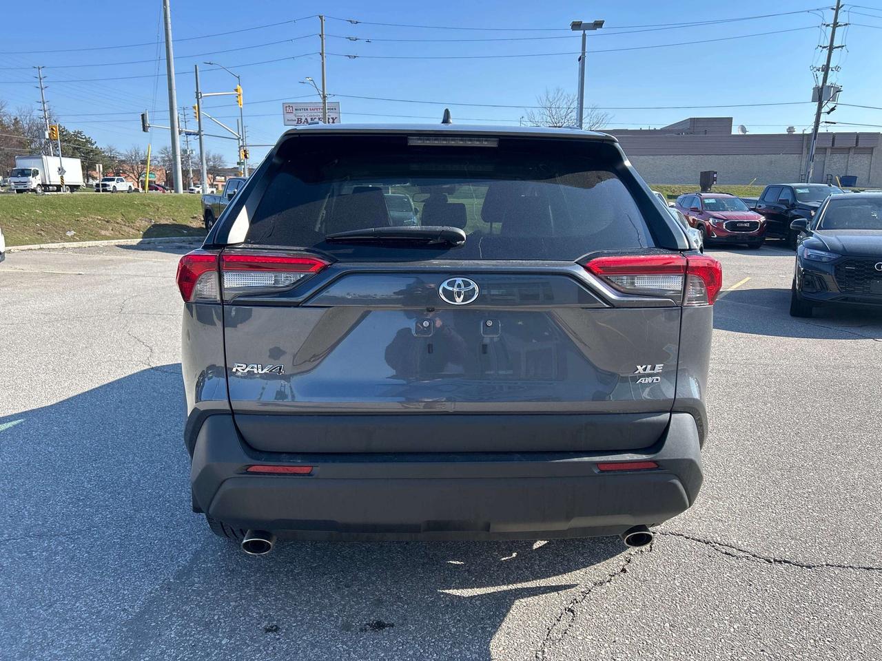 2022 Toyota RAV4 XLE AWD Photo