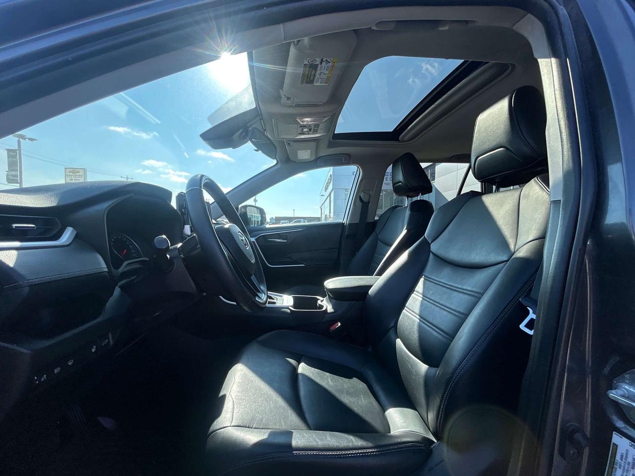 2022 Toyota RAV4 XLE AWD Photo