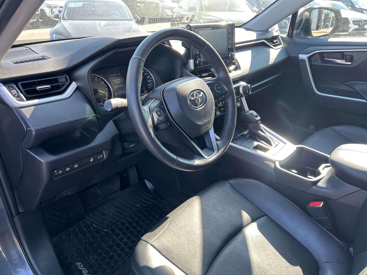 2022 Toyota RAV4 XLE AWD Photo