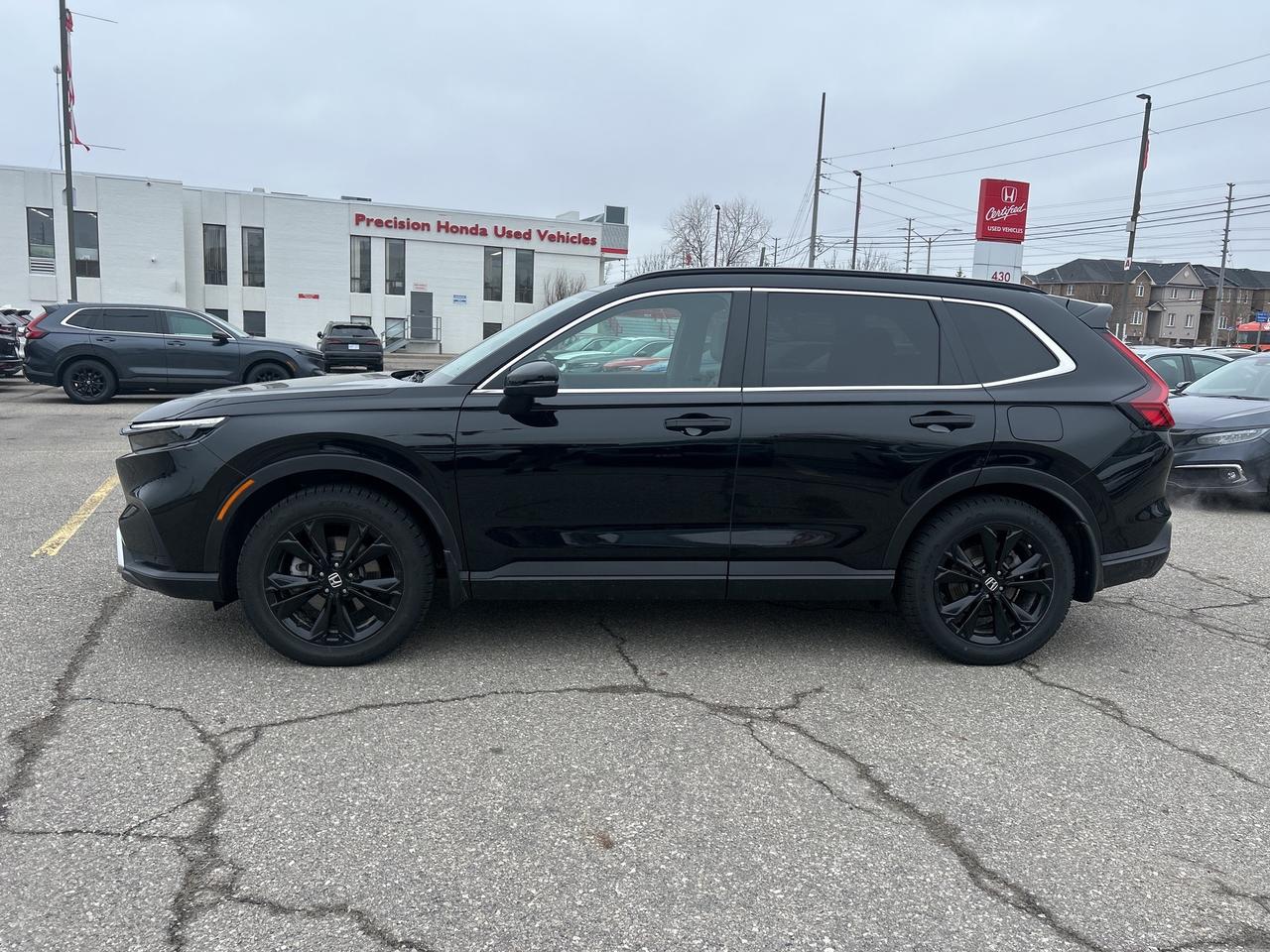 2025 Honda CR-V Hybrid Touring Leather  Navigation  Sunroof  CarPlay Photo2