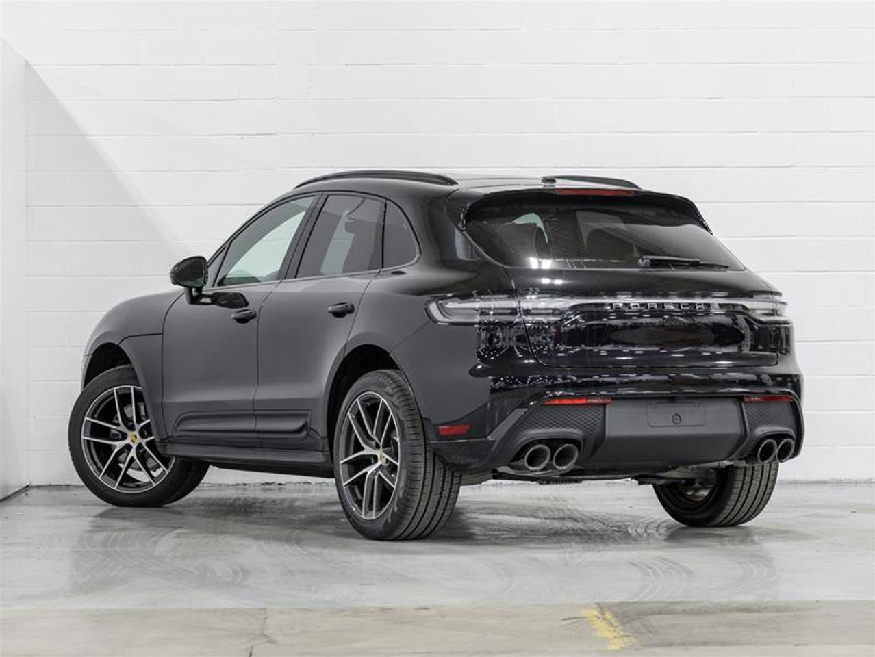 2025 Porsche Macan  Photo2