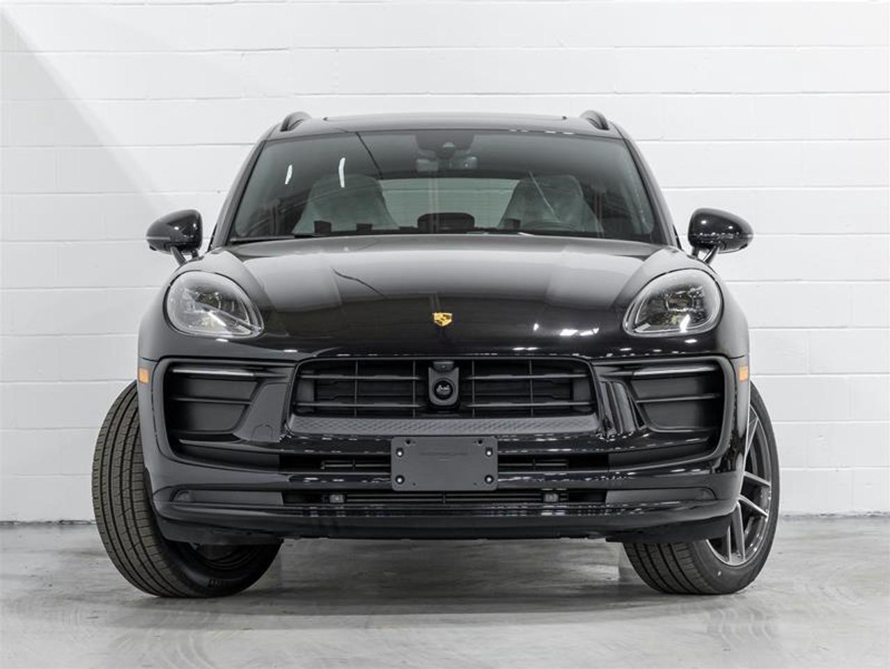 2025 Porsche Macan  Photo