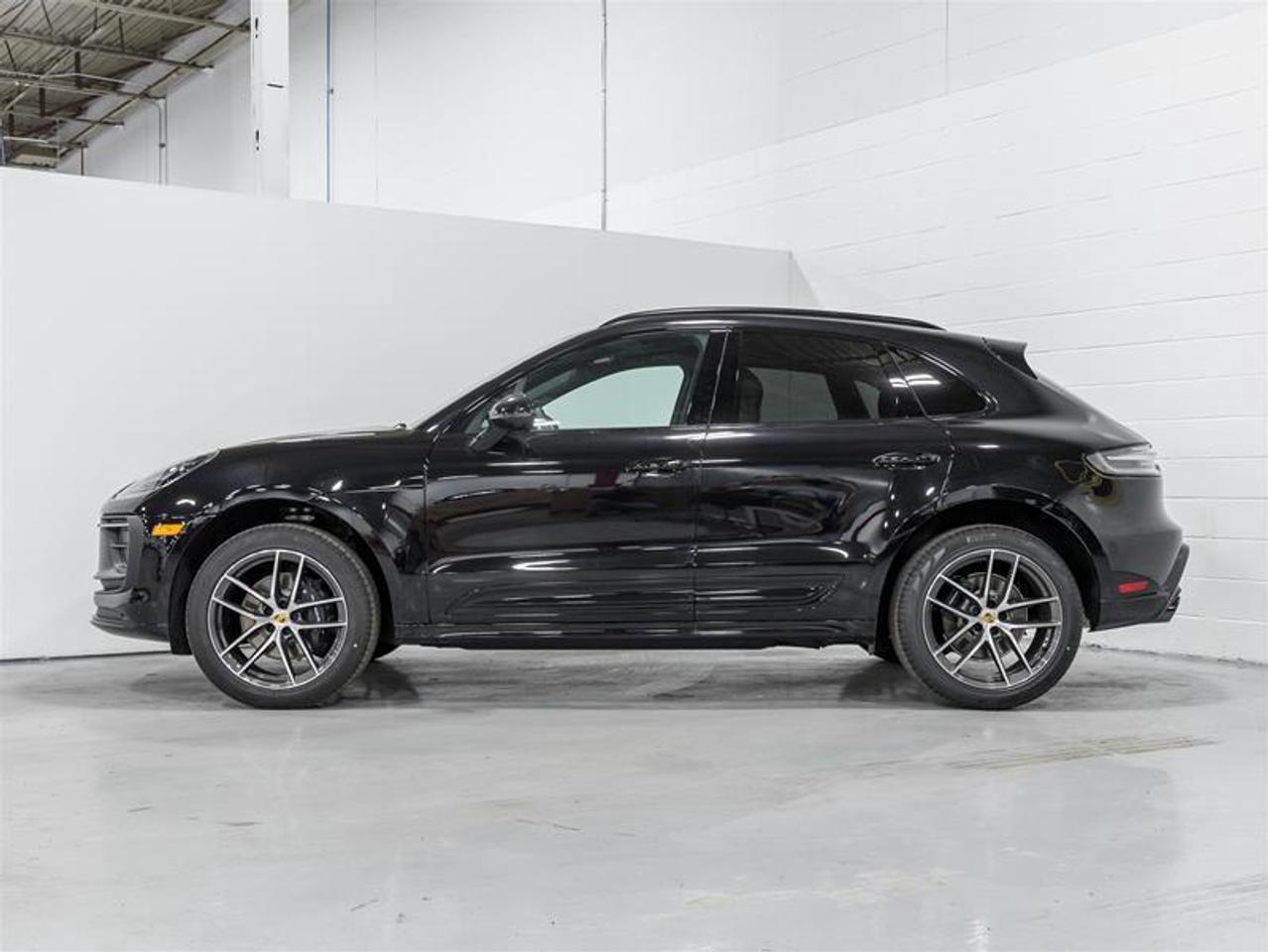 2025 Porsche Macan  Photo