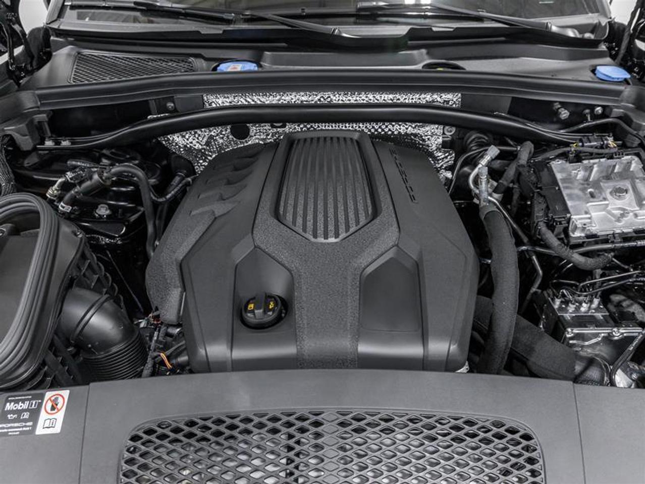 2025 Porsche Macan  Photo