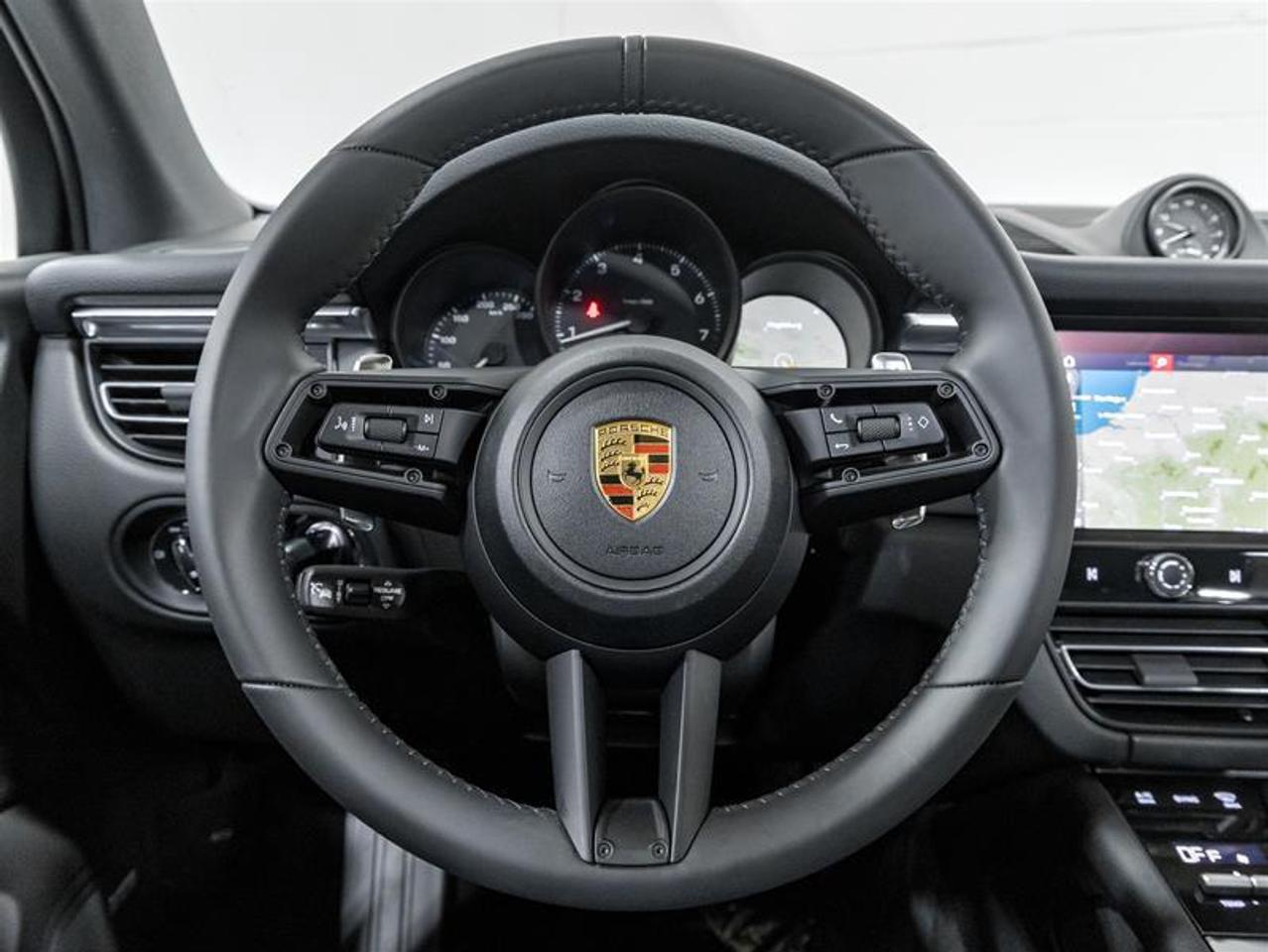 2025 Porsche Macan  Photo