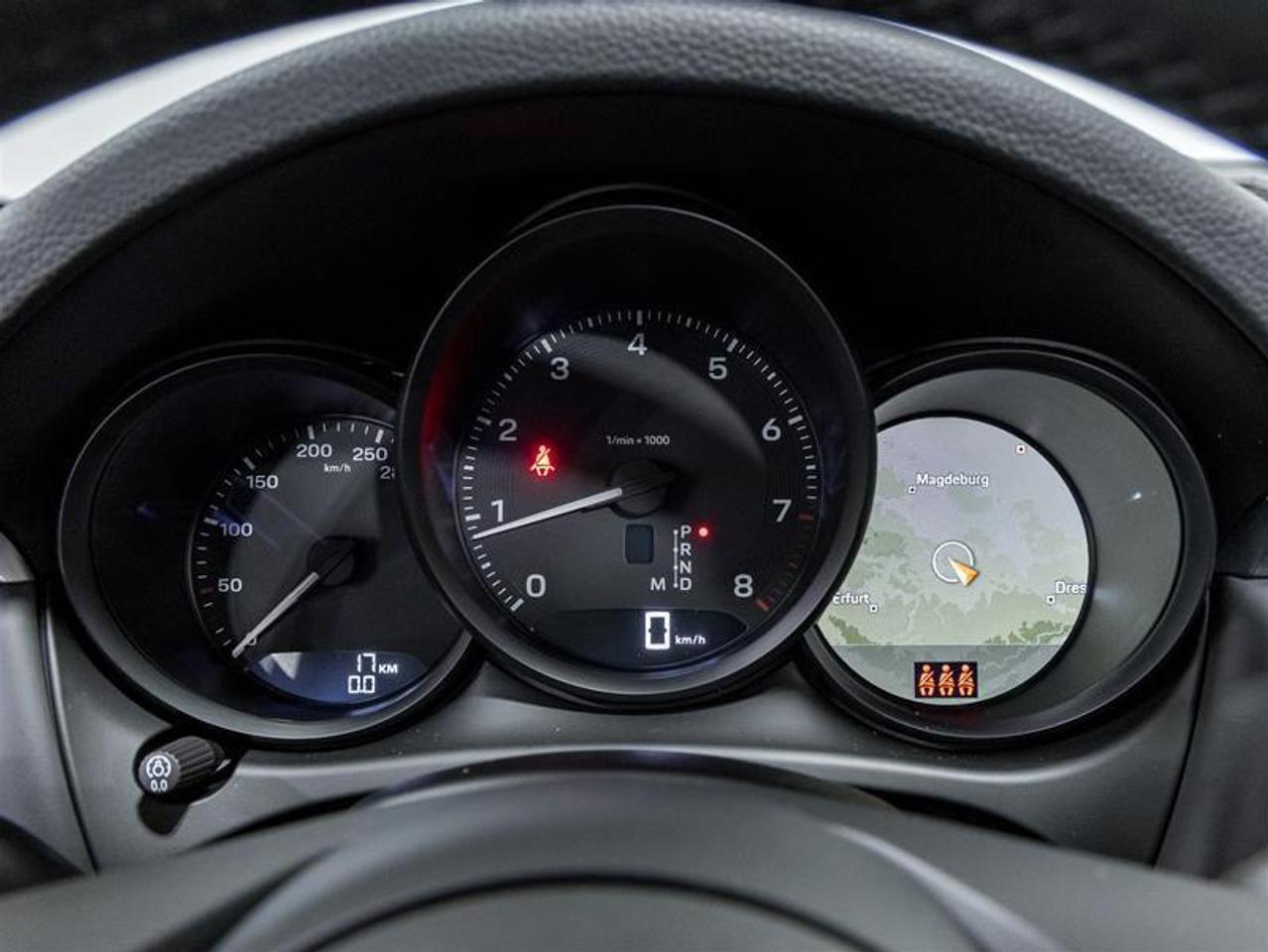 2025 Porsche Macan  Photo