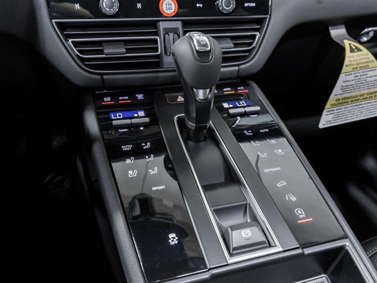 2025 Porsche Macan  Photo