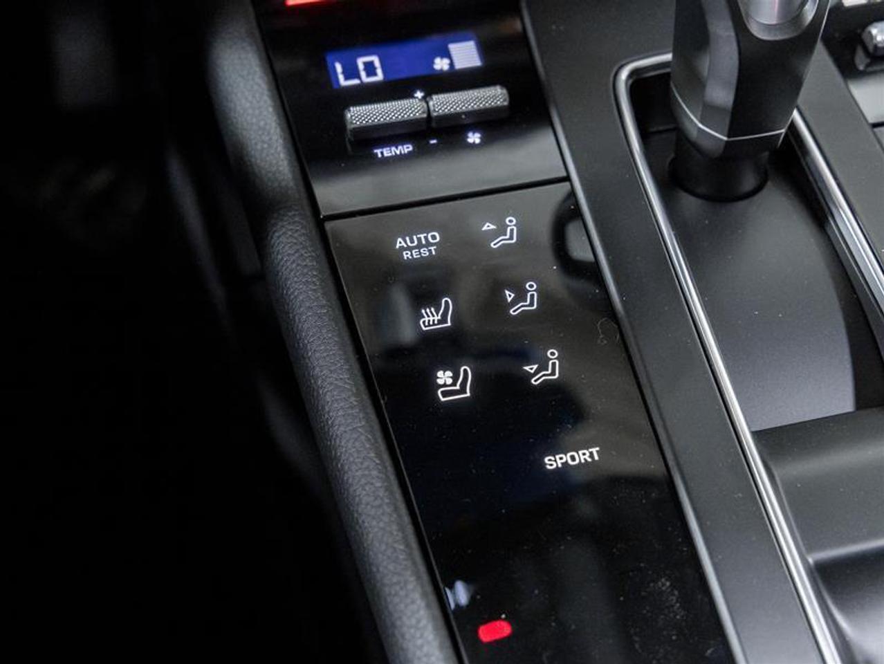 2025 Porsche Macan  Photo