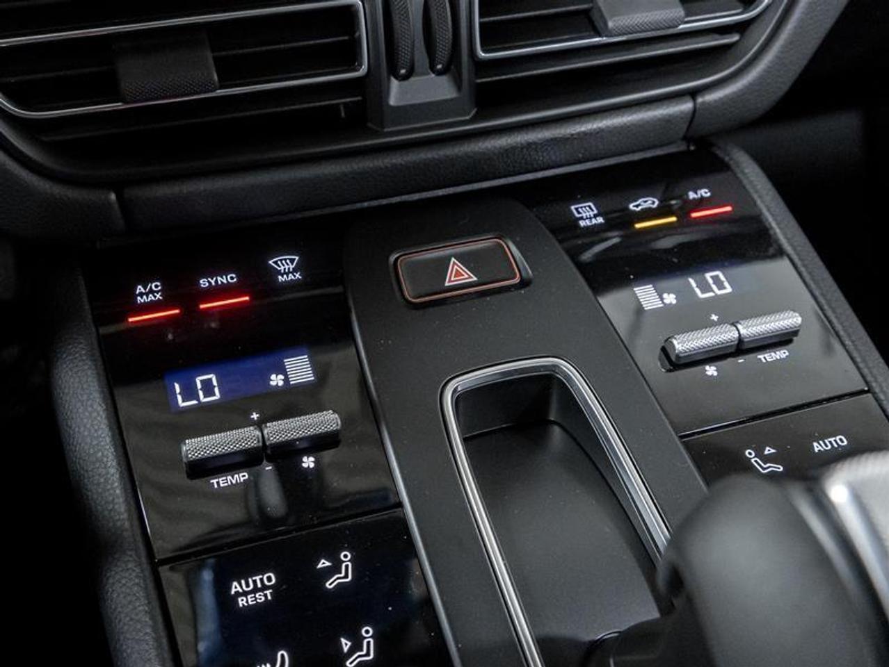 2025 Porsche Macan  Photo