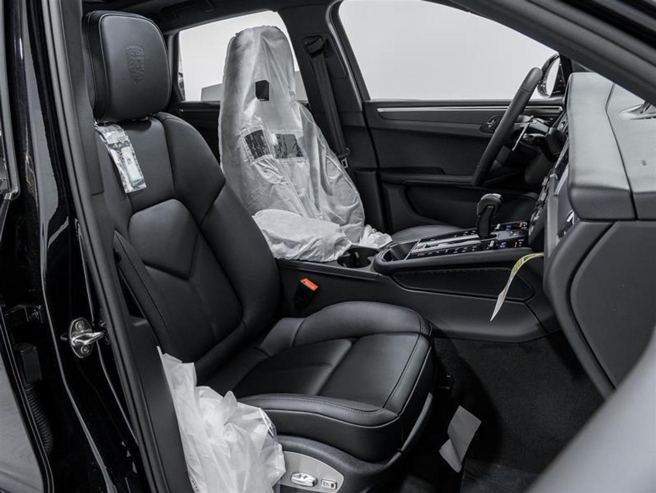 2025 Porsche Macan  Photo