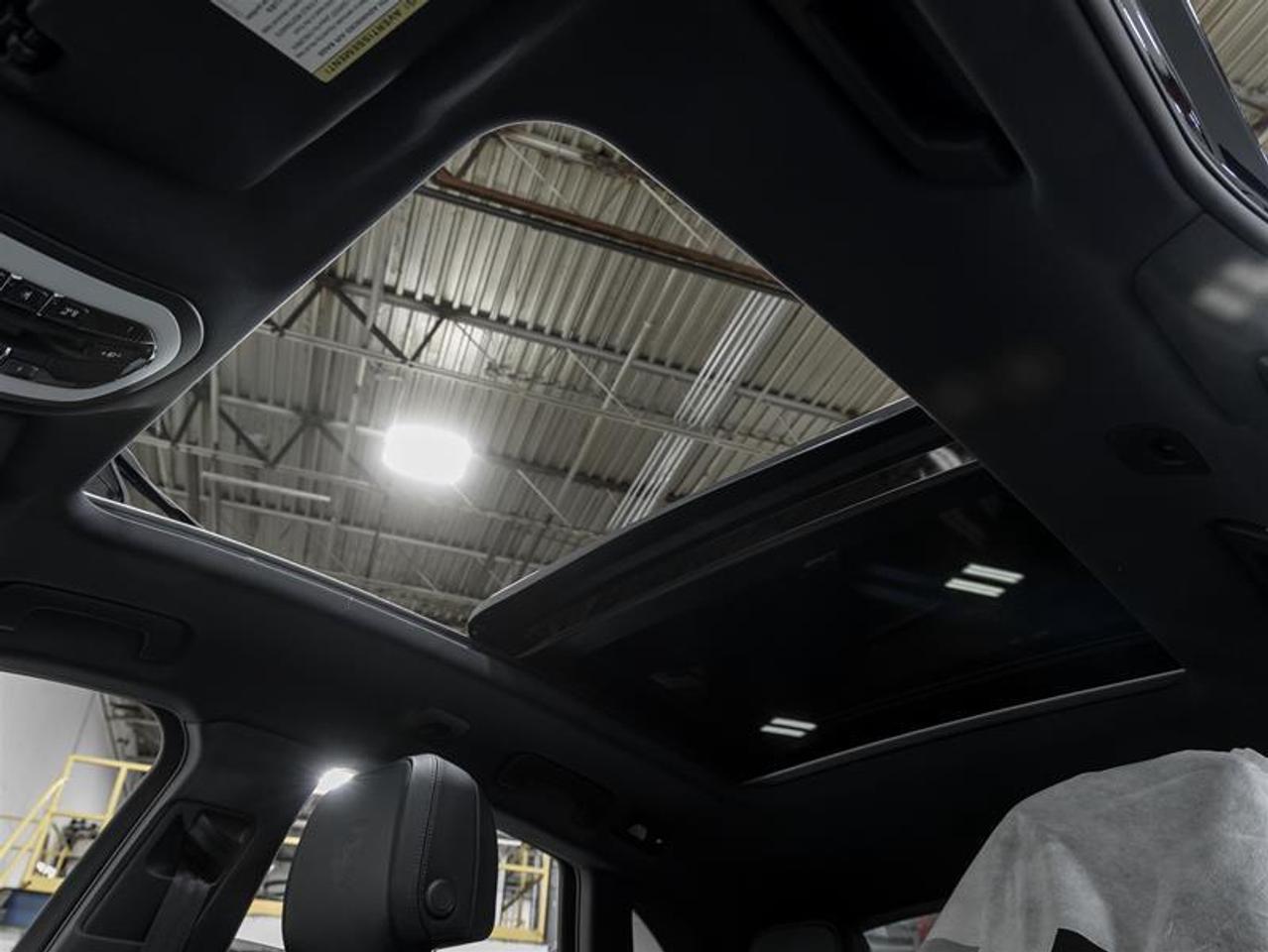 2025 Porsche Macan  Photo