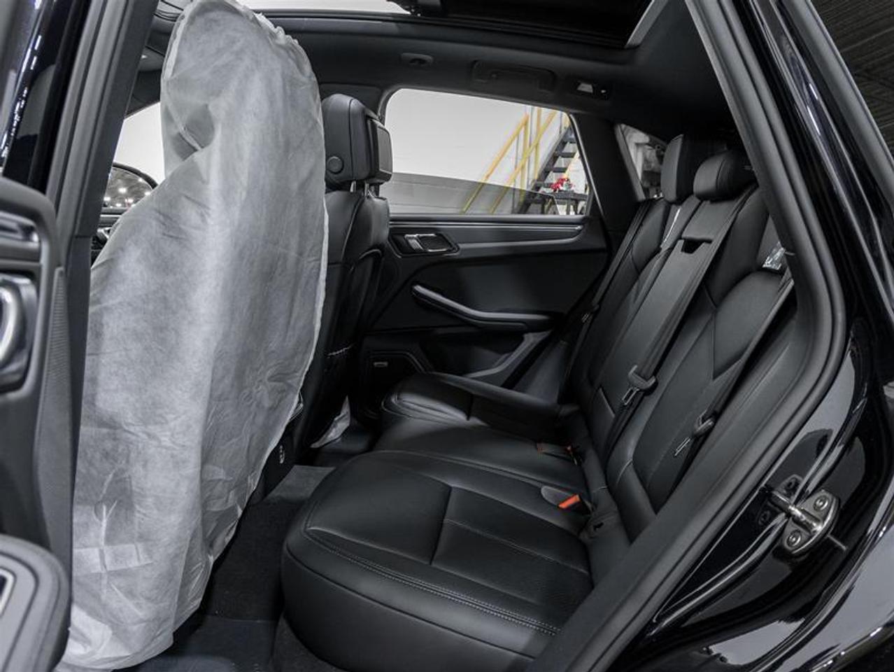 2025 Porsche Macan  Photo