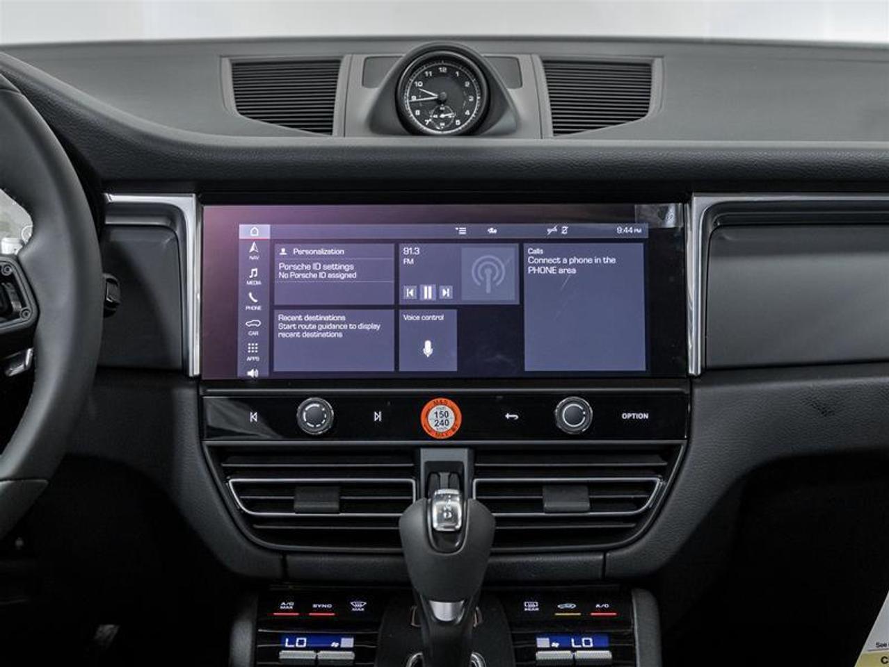 2025 Porsche Macan  Photo