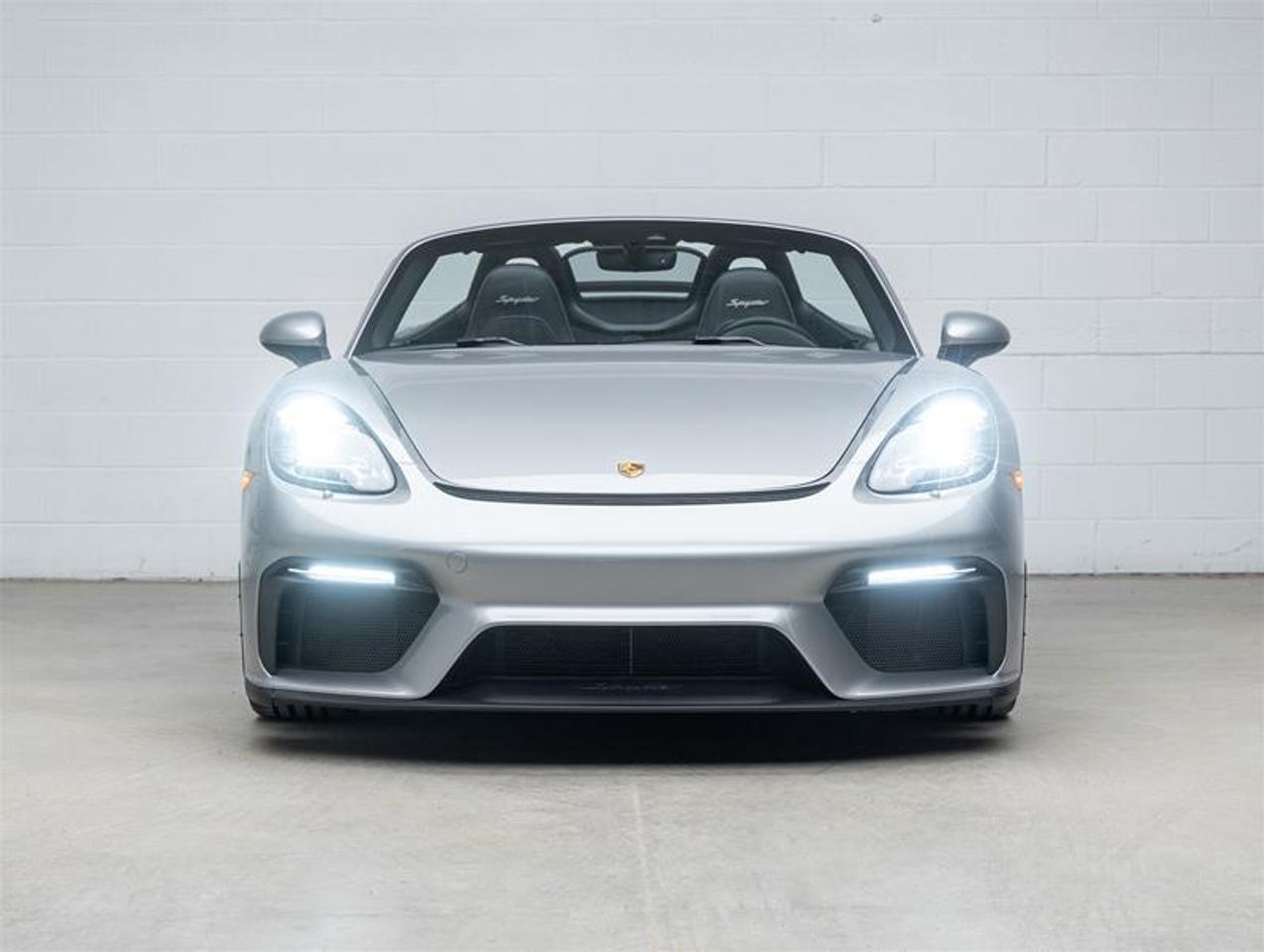 2021 Porsche 718 Spyder  Photo3