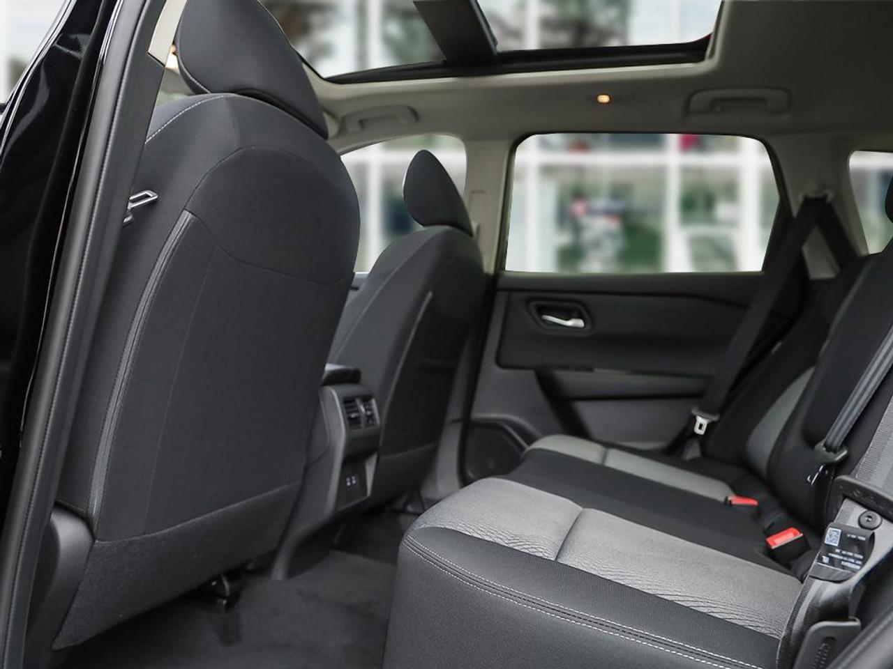 2026 Nissan Rogue SV MOONROOF Photo