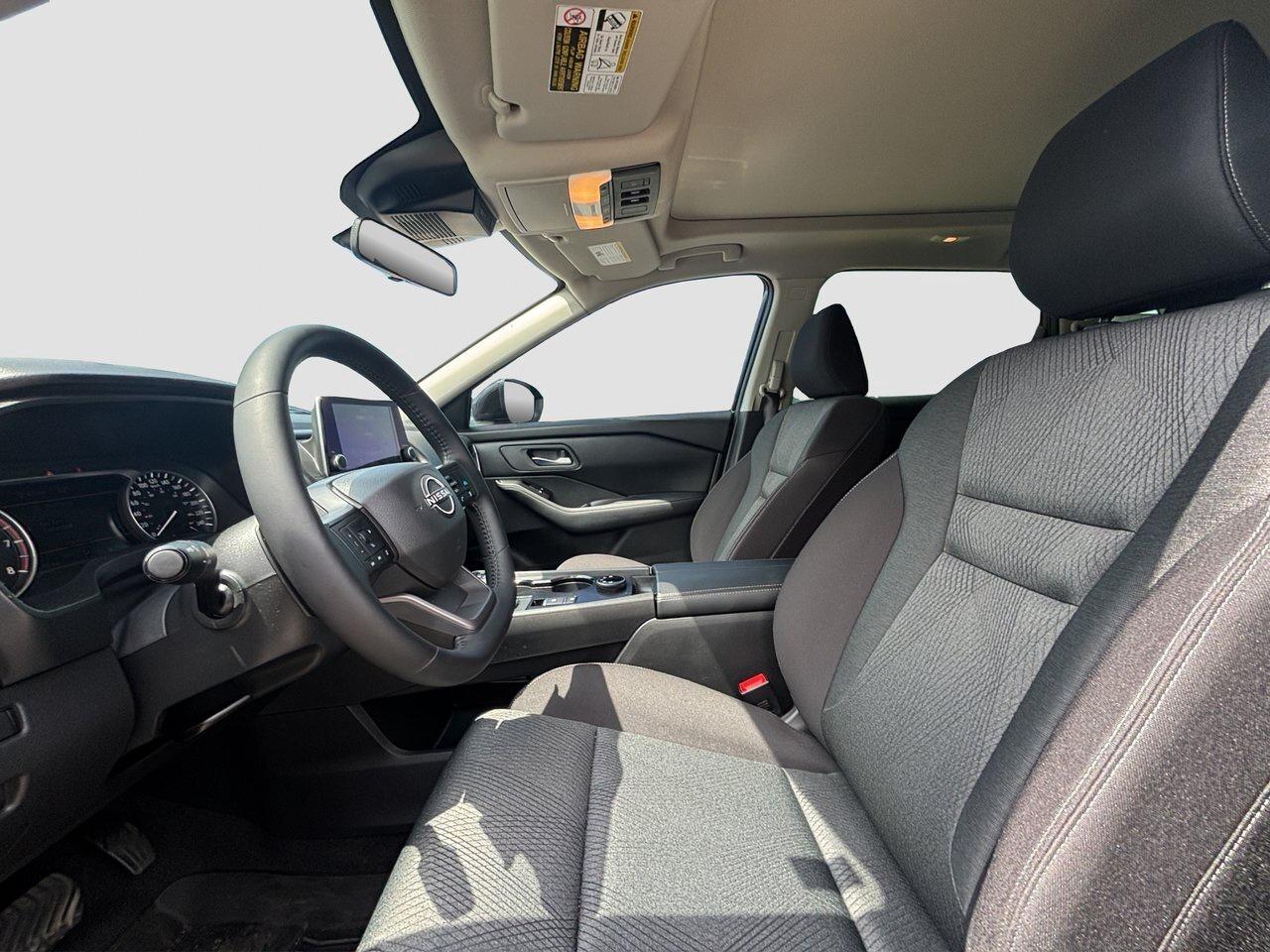 2026 Nissan Rogue SV MOONROOF Photo